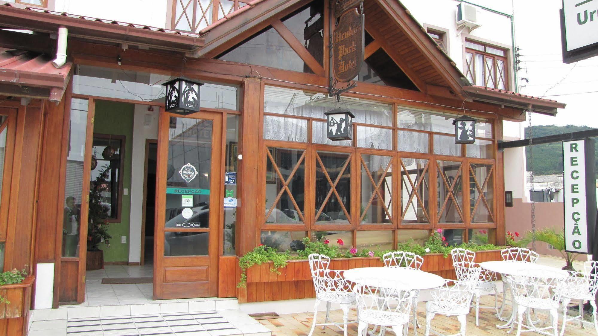 乌鲁比西公园酒店　 外观 照片